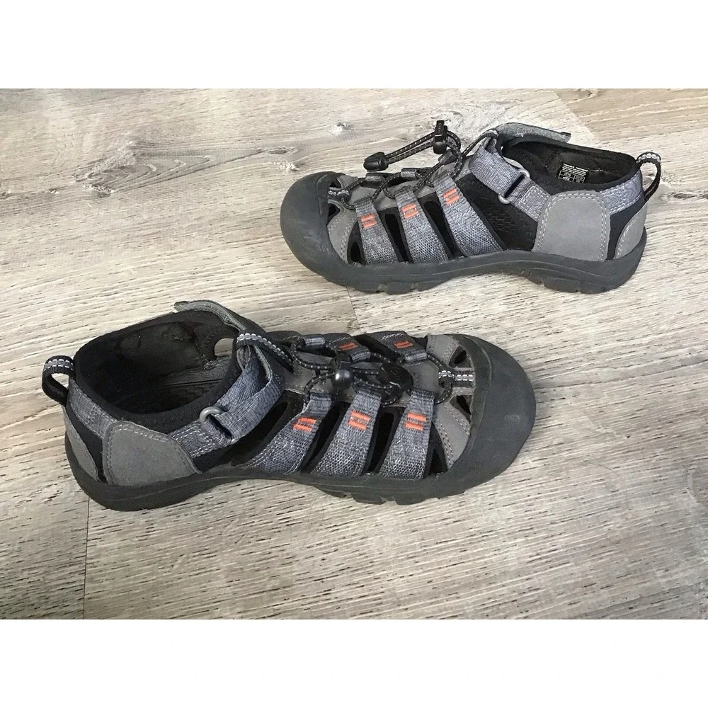 Keen Newport H2 Youth Size 4 Sandals Water Hiking Shoes Gray 1026277